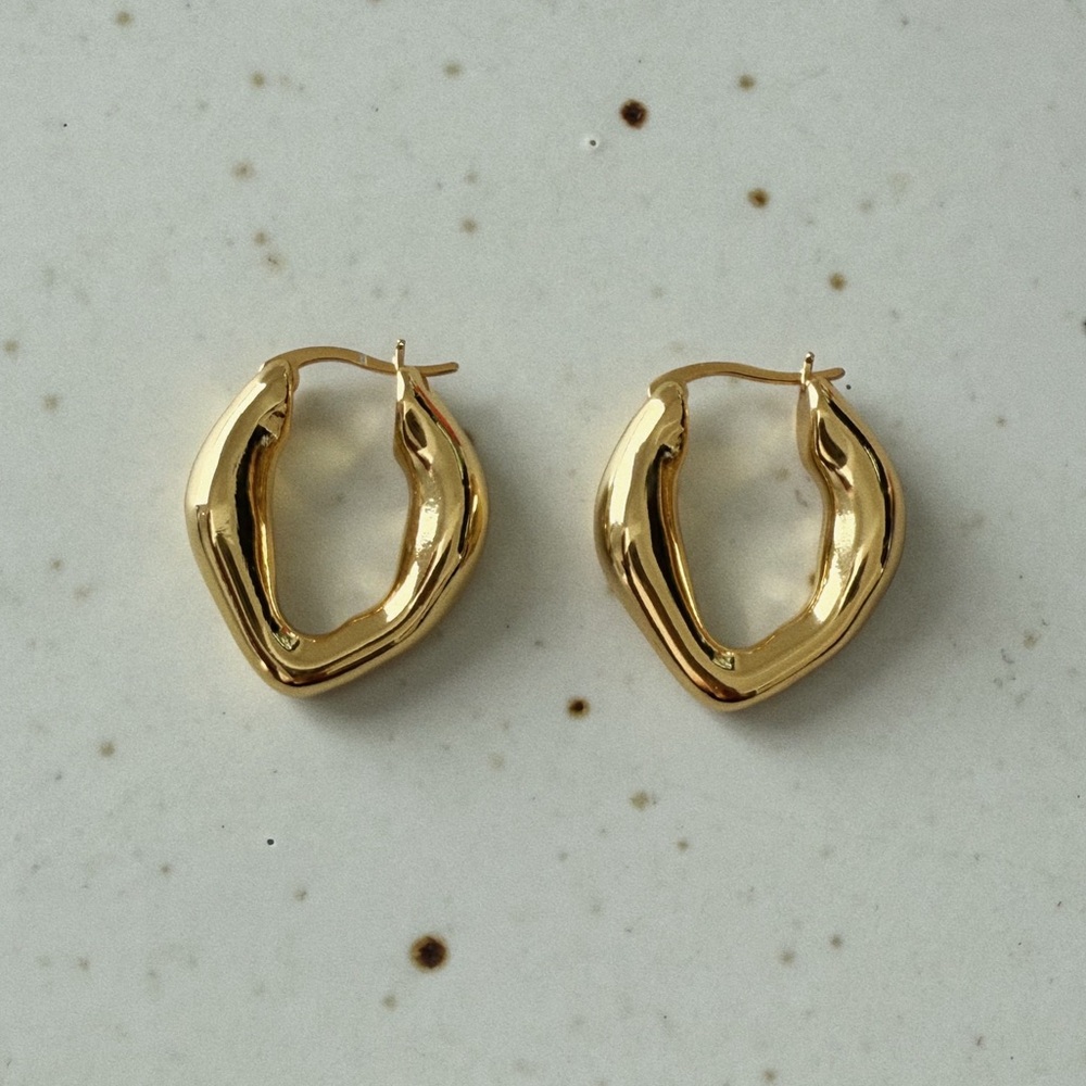 Sculptural 18K Plated Hoop Earring, Material 18k Gold Plated Brass — Brand New
